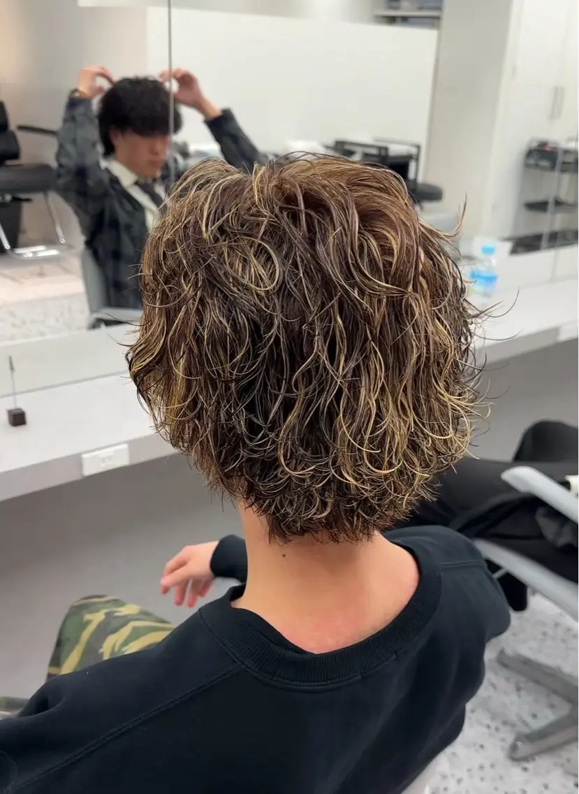 ショート カラー パーマ メンズ特化／ツイスパ ／波巻き／松本真生のヘアスタイル
