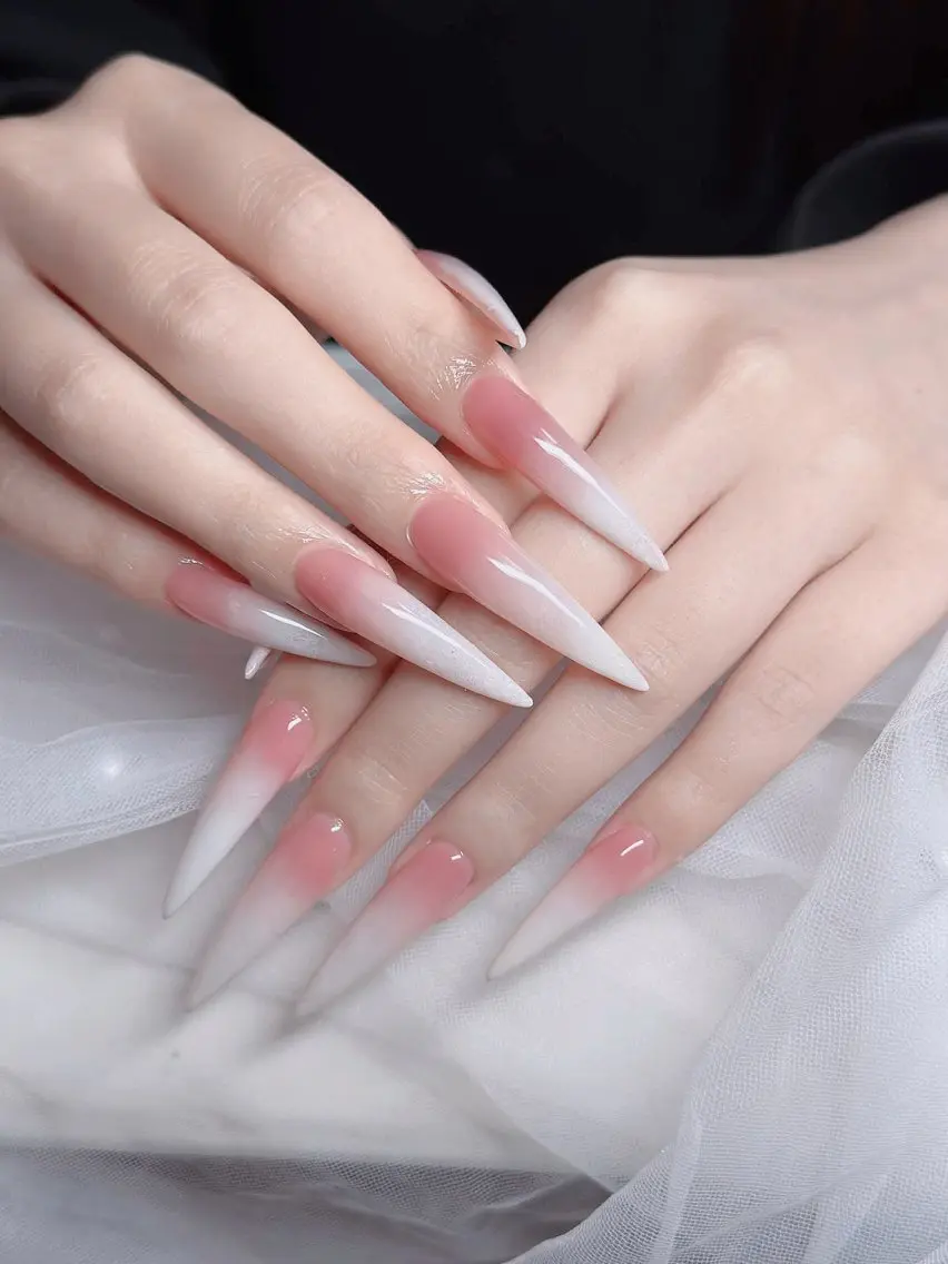 ネイル オーロラネイル フレンチネイル ジェルネイル ハロウィン キラキラネイル ハンドネイル H.baby Nail Salonのネイルデザイン