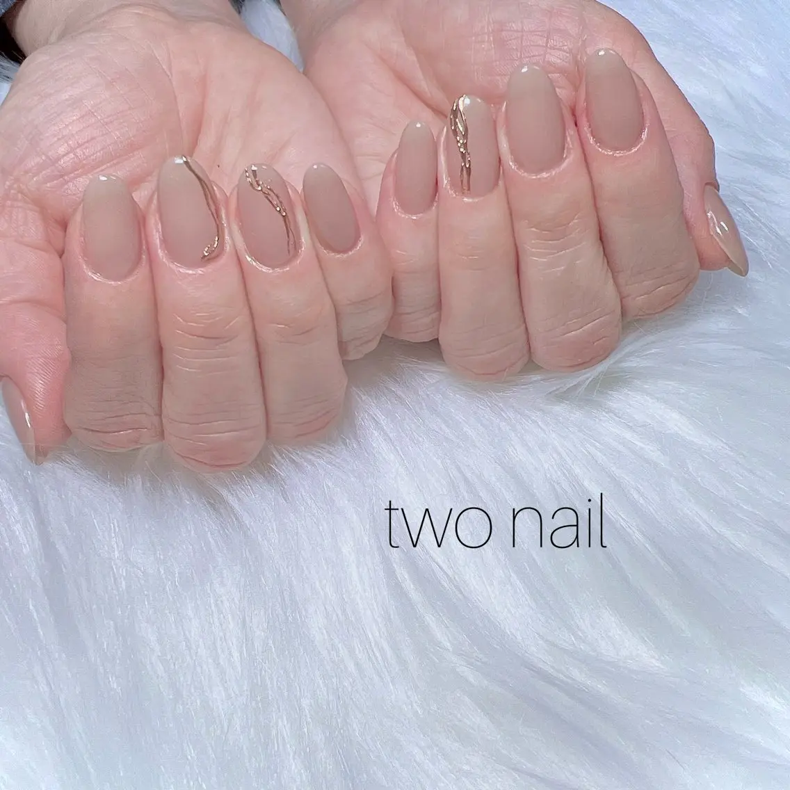 ネイル アートネイル ニュアンスネイル ネイルチップ ホワイト ハンドネイル two nailのネイルデザイン
