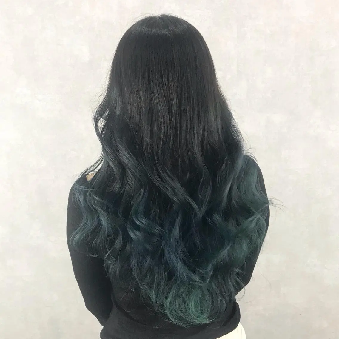 ロング カラー ブリーチ エメラルドグリーン グラデーションカラー ヨシンモリ ムルギョル巻き K-POP好き美容師 🇰🇷Kai.Yのヘアスタイル