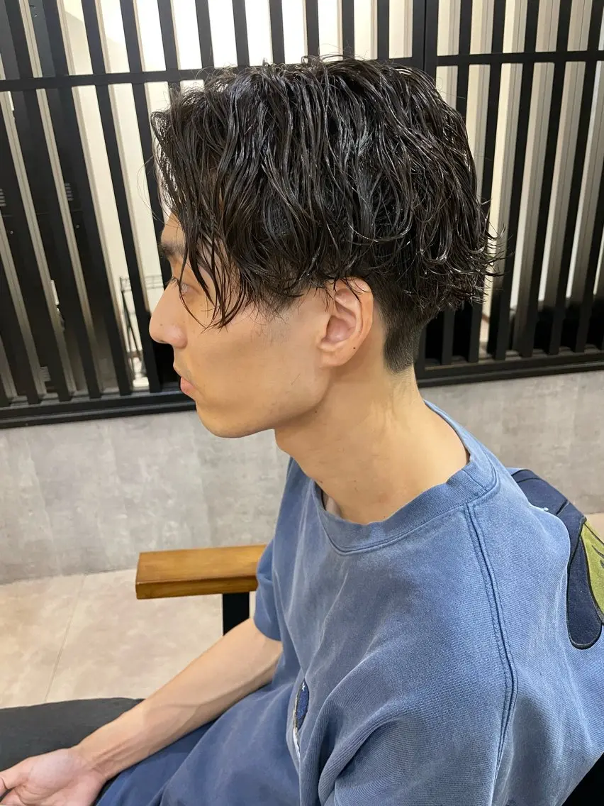 ショート パーマ メンズ 勝毛 広貴のヘアスタイル