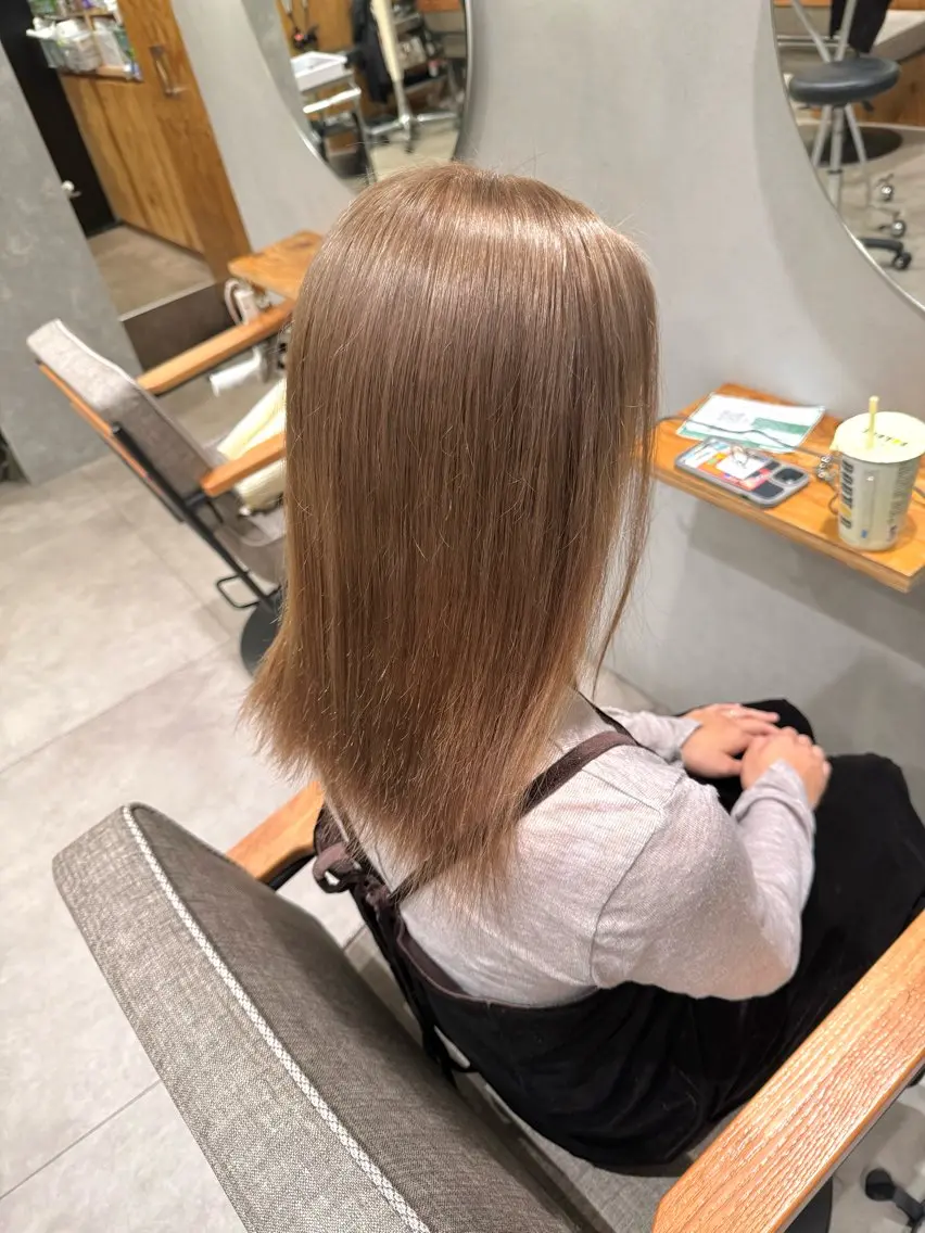 ミディアム ヘアカラー 松平 拓巳のヘアスタイル