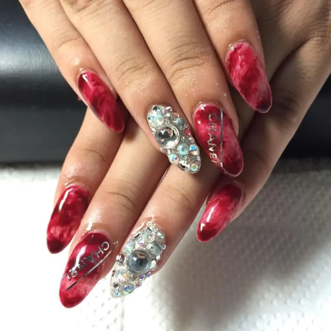 セミロング ネイル アートネイル べっ甲ネイル 赤色 《LB》ラブリエ Nail&eyeのマツエク・マツパデザイン