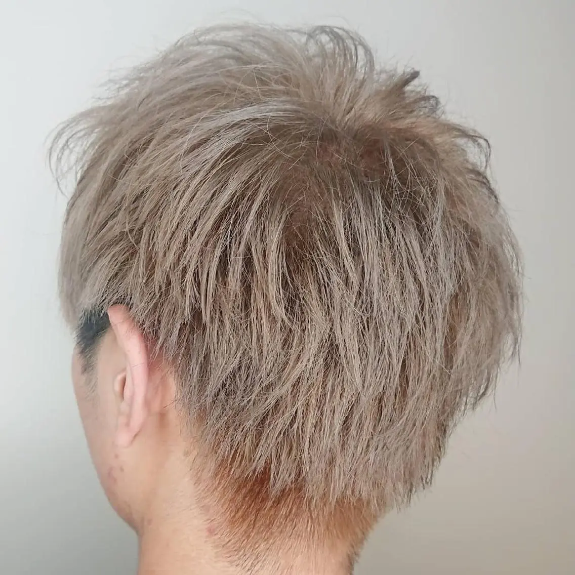 カラー パーマ ヘアアレンジ メンズ カット ヘアカラー ブリーチ/ヘアケア/ 艶髪/イギチハルのヘアスタイル