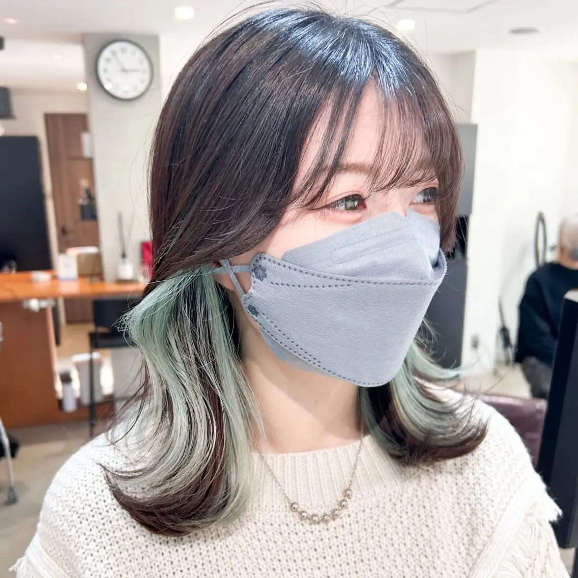 【誰でも似合うブリーチを】カット+ダブルカラー(インナーカラー・イヤリングカラー・裾カラー)+トリートメントの写真