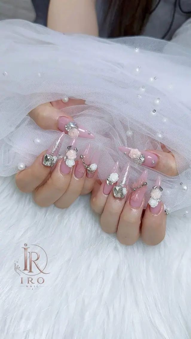 ネイル チークネイル フレンチネイル グラデーション 韓国ネイル マグネットネイル MiA NAILのネイルデザイン