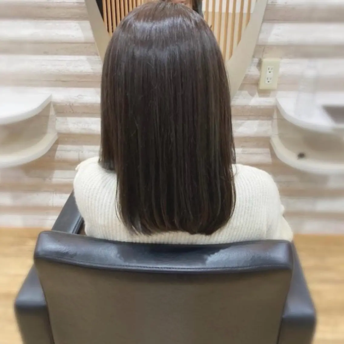 セミロング カラー 髪質改善 カット トリートメント KON｜ごまかさない 艶。酸熱×精密カットのヘアスタイル