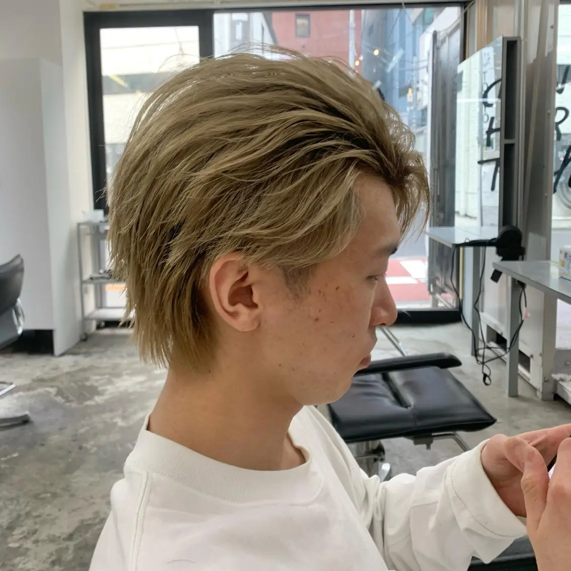 ショート カラー メンズ アップバング メンズハイトーン ハイトーンカラー カット ヘアカラー メンズ特化美容師/ 藤戸 椋のヘアスタイル