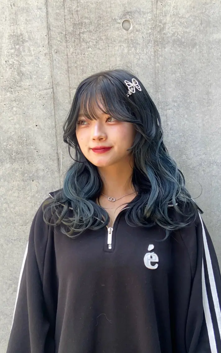 ロング カラー 黒髪 ブルーカラー ブルーブラック レイヤーカット ダメージレス美容師 🌱水島侑理のヘアスタイル