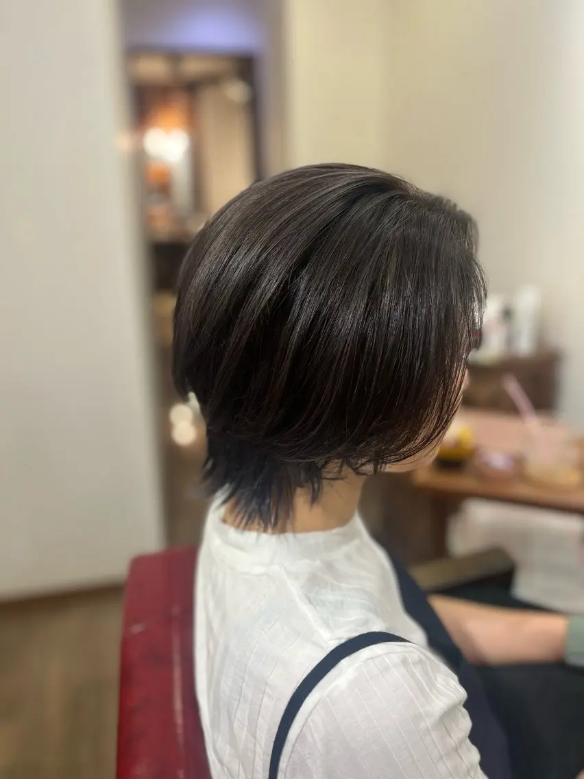 ショート ハイライト ヘアカラー 小片 百音のヘアスタイル