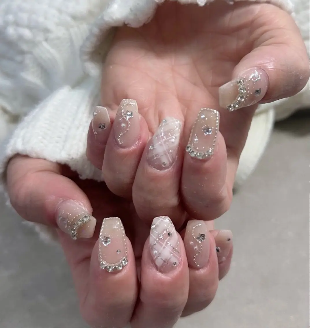ネイル ハンドネイル フットネイル LAVISH nanamiのネイルデザイン