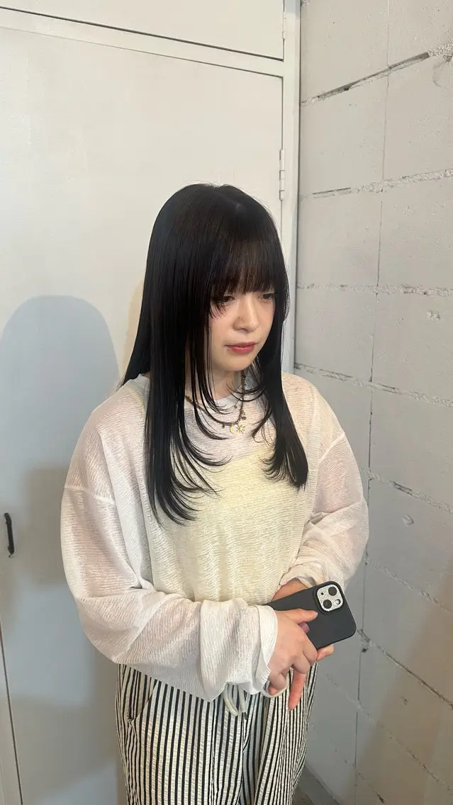 セミロング yamasaki momoaのヘアスタイル