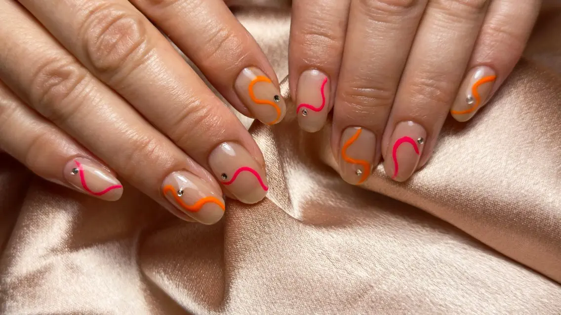 カラー TEO NAILのネイルデザイン