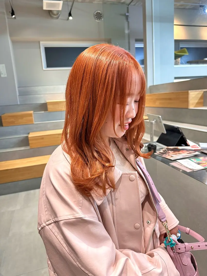 セミロング カラー ベージュカラー オレンジ オレンジベージュ 染谷 遥花のヘアスタイル
