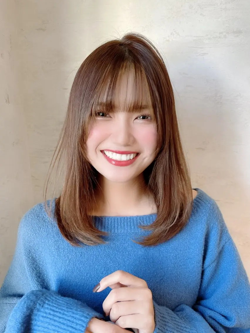 セミロング カラー ヘアカラー トリートメント 酒井 里穂のヘアスタイル