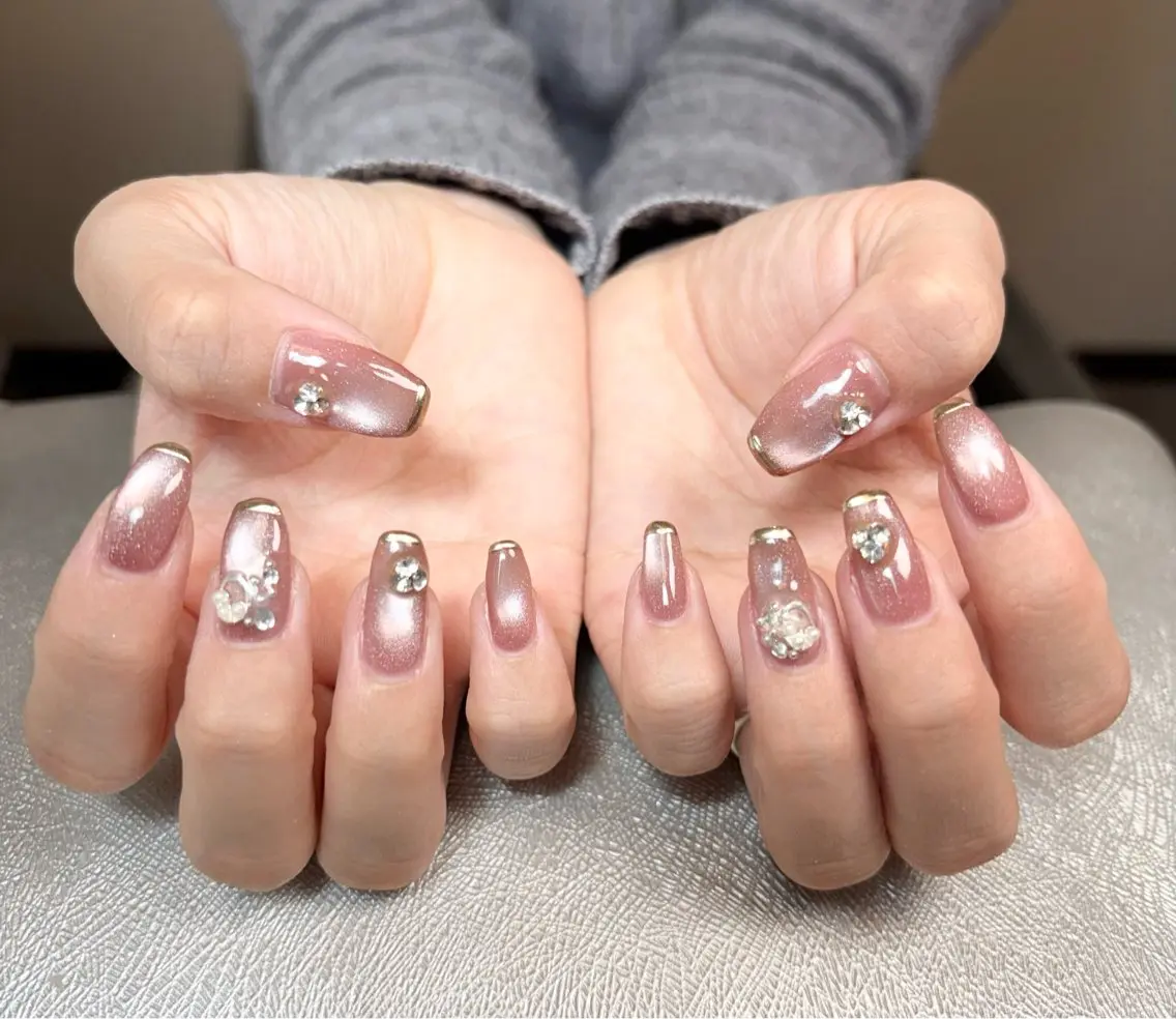 ネイル マグネットネイル ミラーネイル ハンドネイル ✨韓国✨nail salonLumieのネイルデザイン