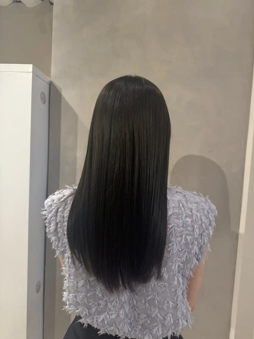 ロング カット ヘアカラー ハイトーン/うる艶 カラー Mioのヘアスタイル