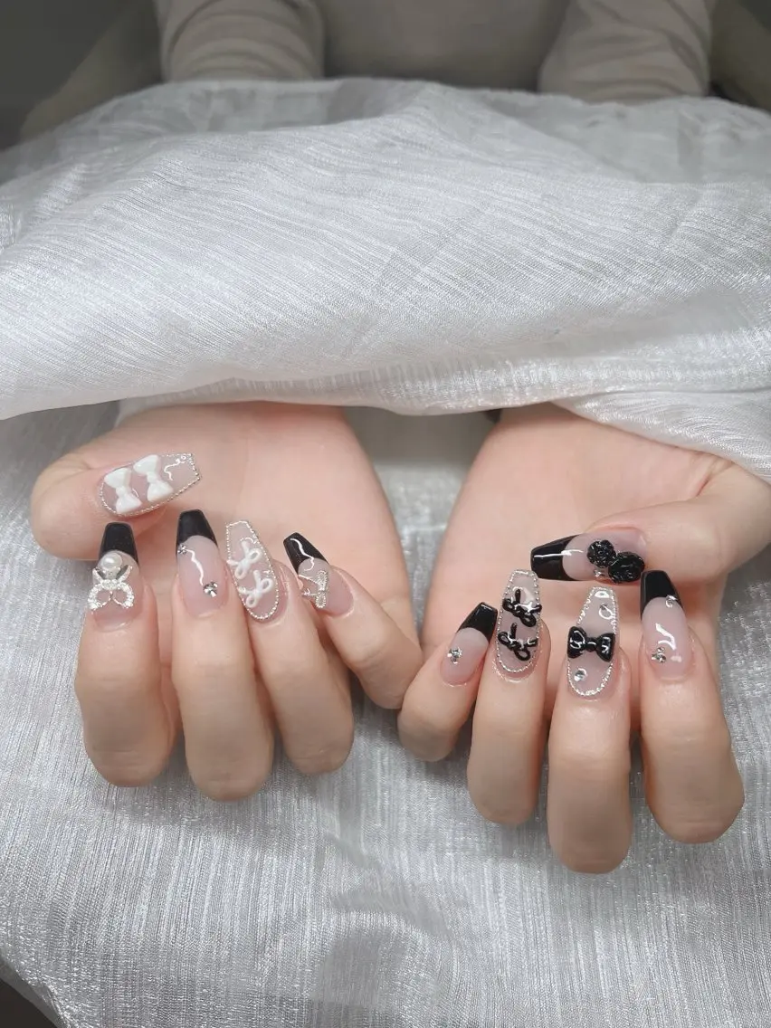 ネイル オーロラネイル チークネイル 長さ出し フットネイル フレンチネイル ハンドネイル Lee Nails チップ長さだし専門店のネイルデザイン
