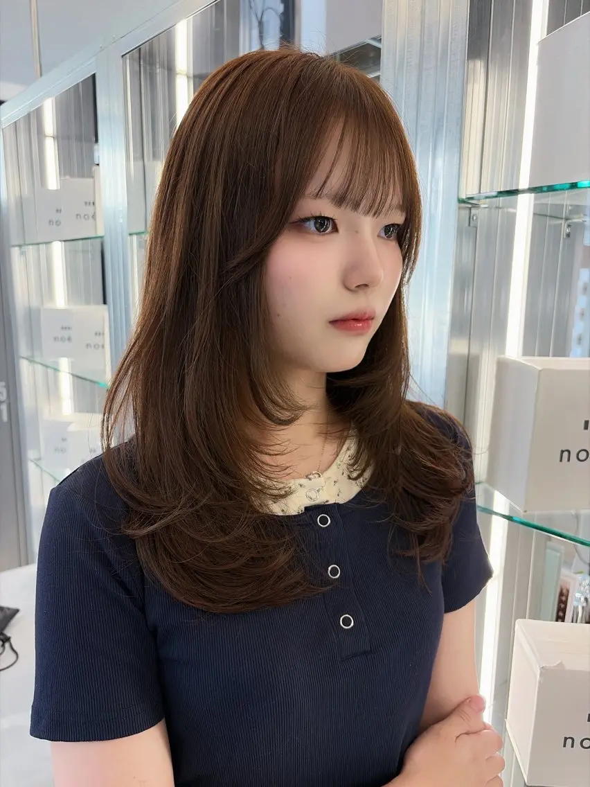 ミディアム カット ヘアカラー トリートメント レイヤーカット🪽 Natsuki🤍のヘアスタイル