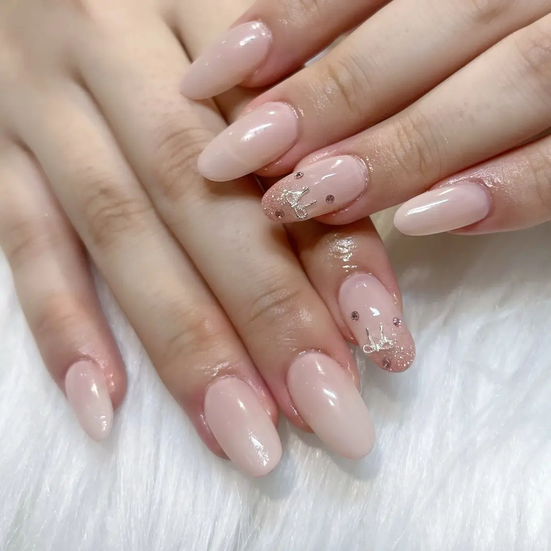 ネイル アートネイル フラッシュネイル ガーリー 韓国ネイル ラメ(グリッター) KOKONA 🎀のネイルデザイン