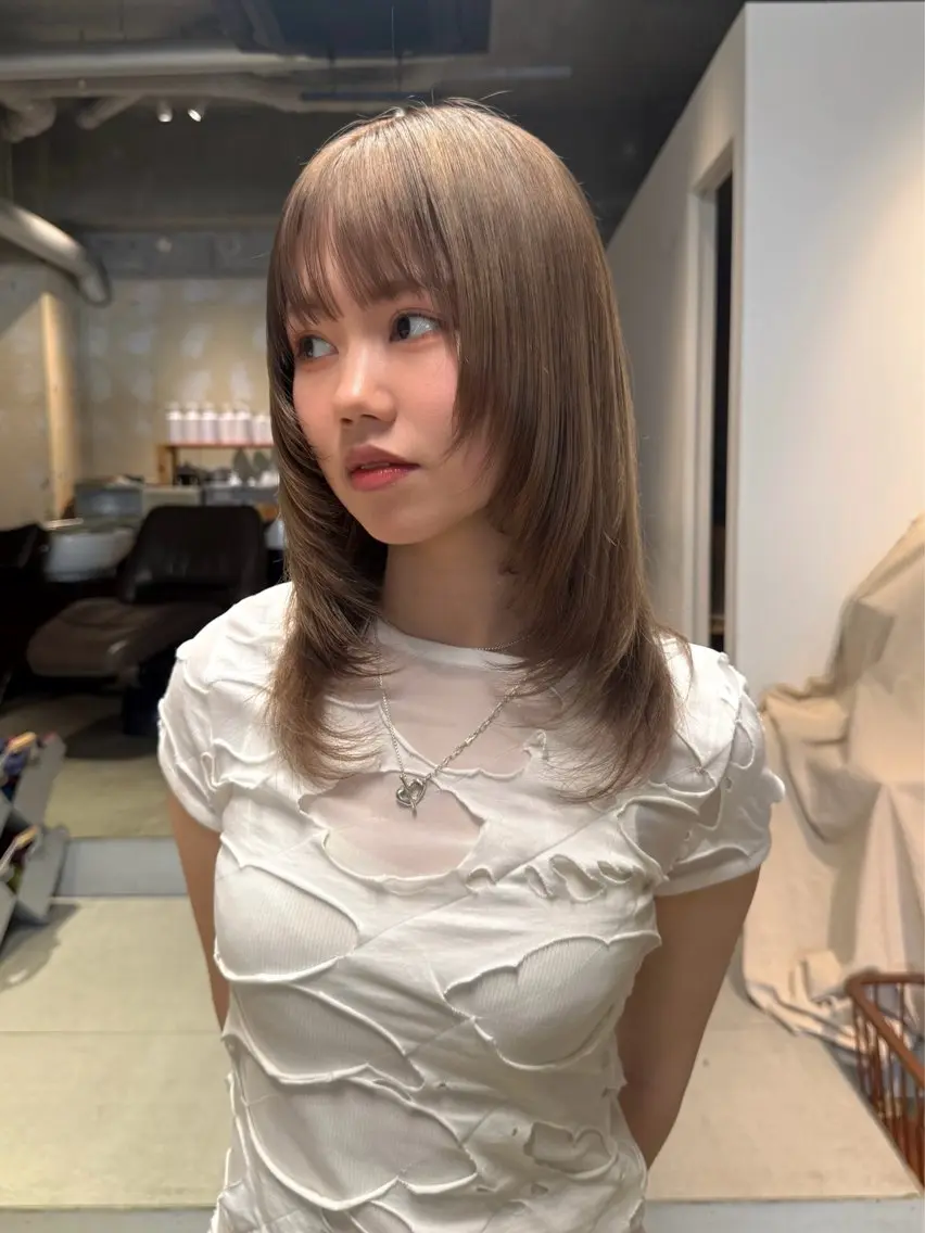 ミディアム COLETTE 藤木怜のヘアスタイル