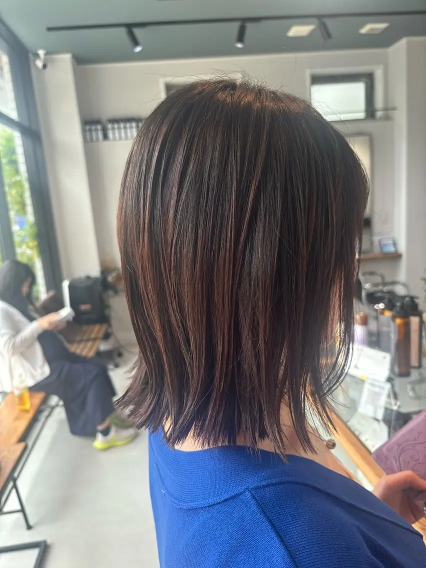 ミディアム 切りっぱなしボブ ボブ 外ハネヘア 竹内 えりこのヘアスタイル
