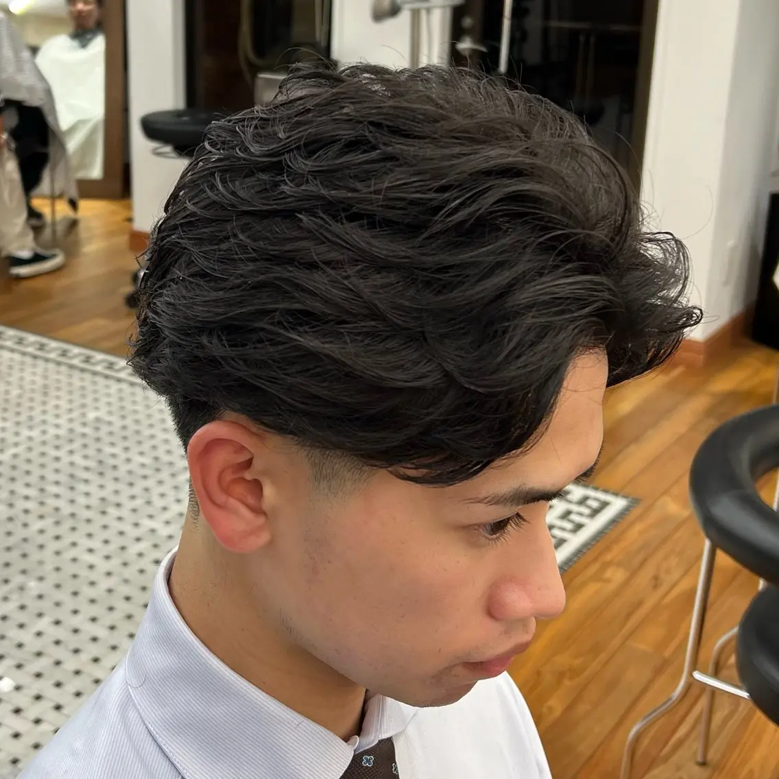 ショート パーマ メンズ フェザーパーマ メンズパーマ ショートヘア カット パーマ メンズカット✂️ スキンフェード伊藤陸のヘアスタイル