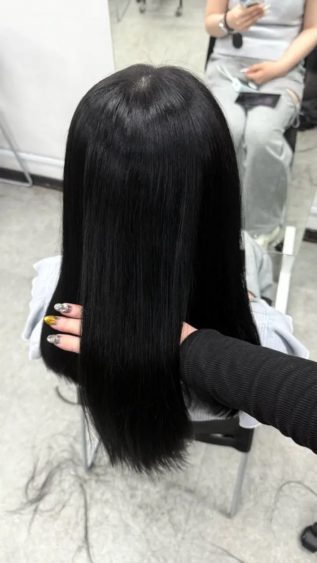 ロング 縮毛矯正 カット 縮毛矯正 透明感×暖色カラー 🍒𝐘𝐮𝐤𝐚のヘアスタイル