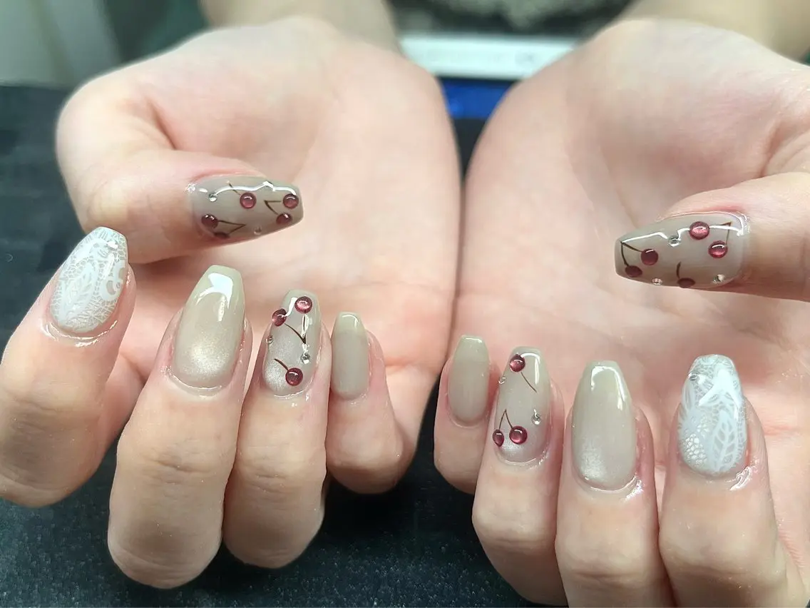 ネイル ハンドネイル Chika .のネイルデザイン