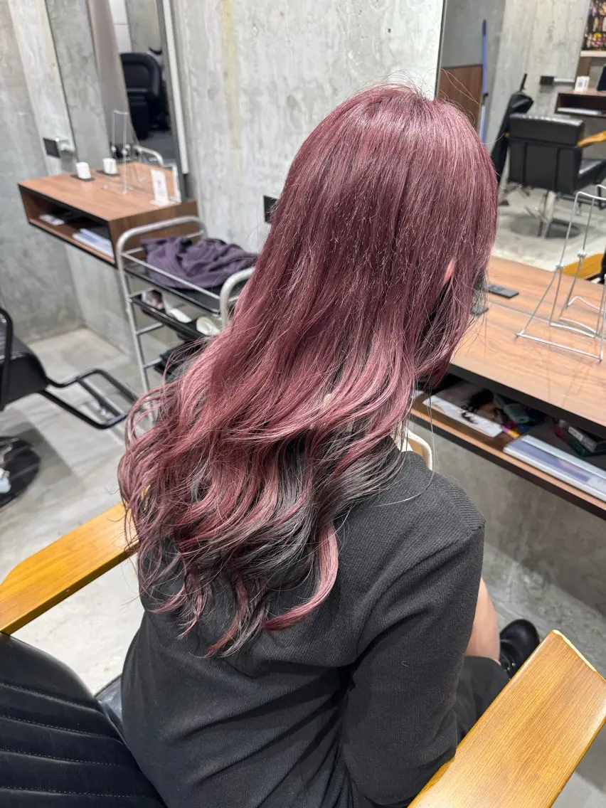 ロング カラー デザインカラー ヘアカラー ホワイトブロンド RIKUTOのヘアスタイル