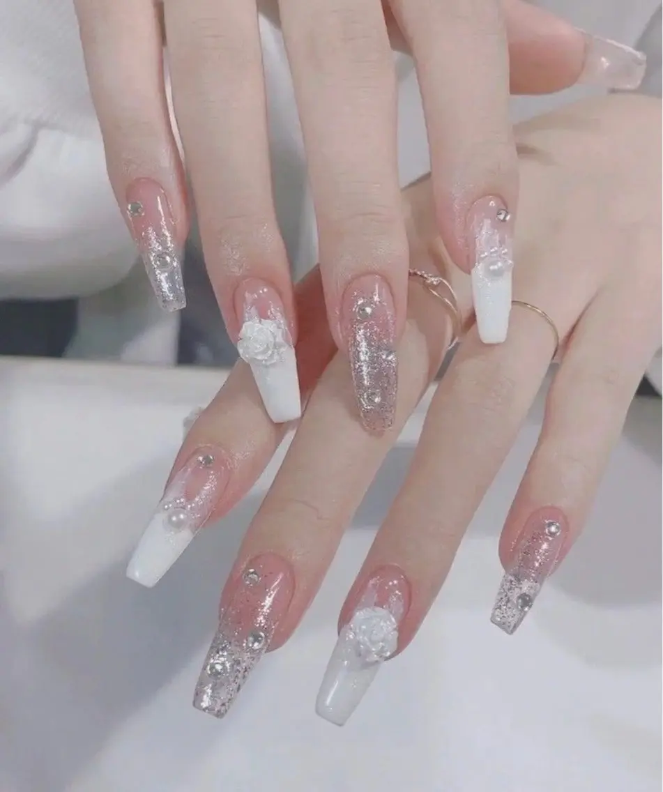 ネイル ハンドネイル T. Leeのネイルデザイン