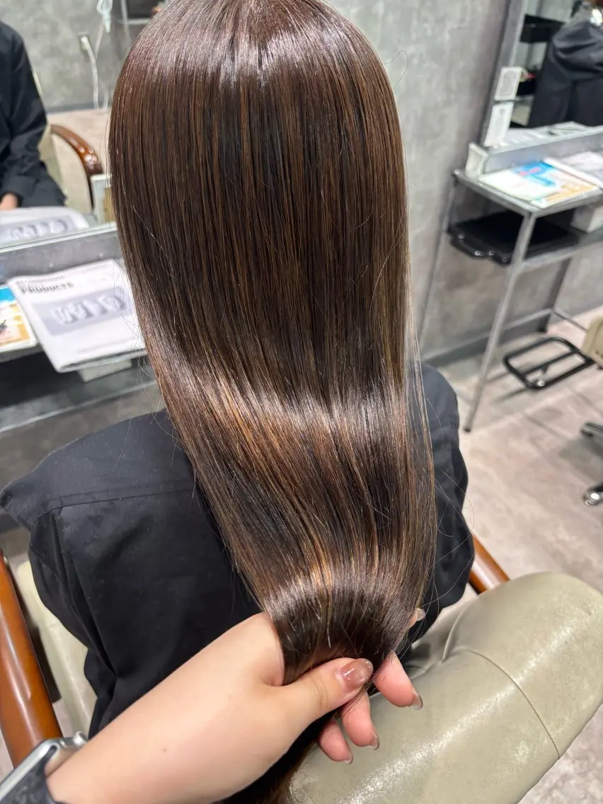 セミロング カット ヘアカラー MIHO 海外風レイヤーのヘアスタイル