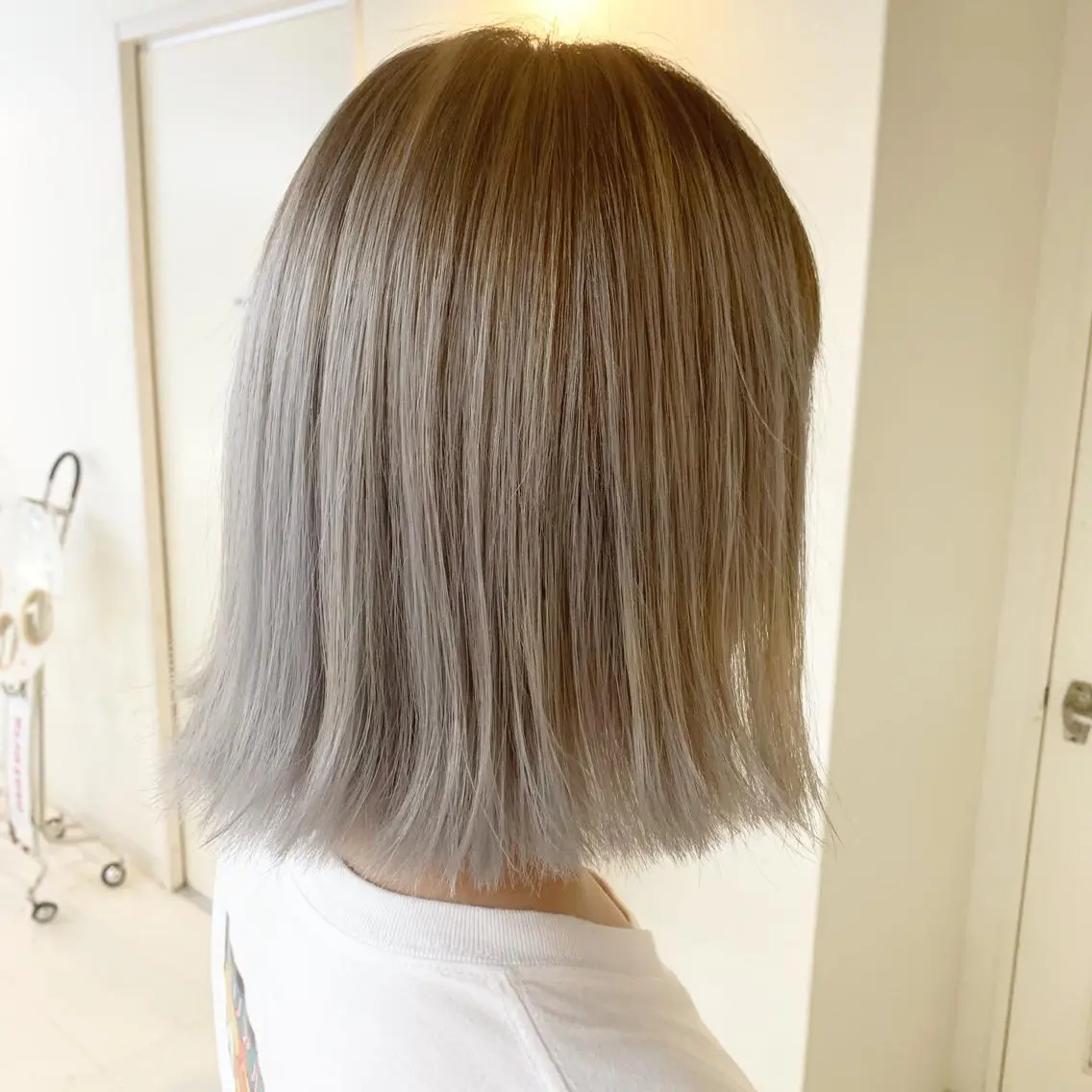 カラー ブリーチ 渡辺 健太のヘアスタイル