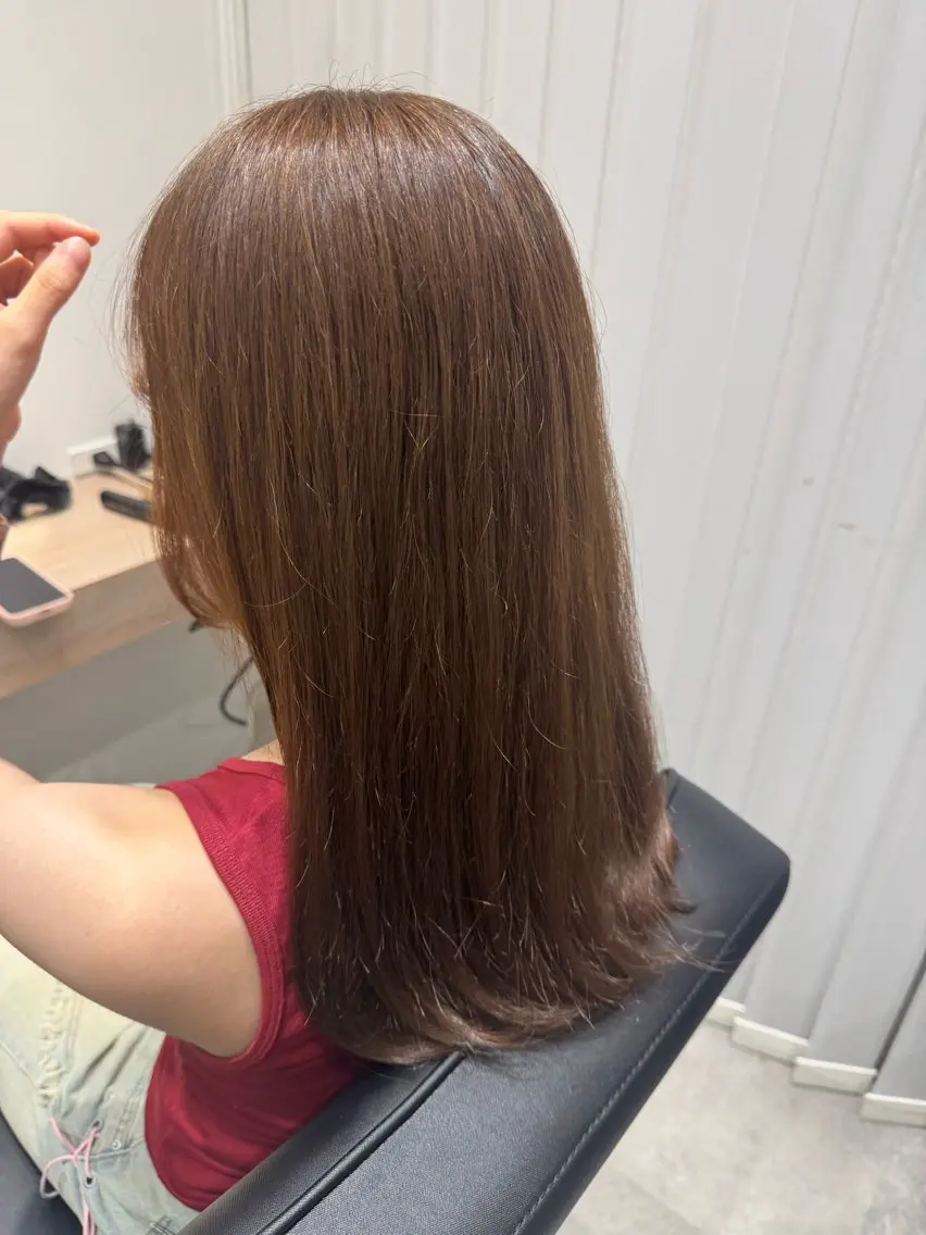 セミロング ヘアカラー 竹内 優奈のヘアスタイル
