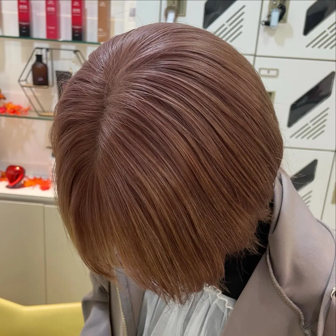 ショート カラー ベージュカラー ピンクカラー ピンクベージュ まるやま ひなこ/艶髪カラーのヘアスタイル