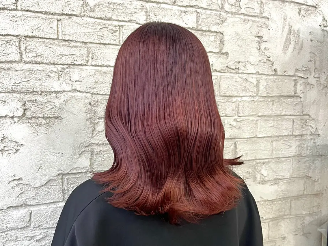 セミロング カット ヘアカラー トリートメント 艶髪ブリーチカラー 💗manaka💗のヘアスタイル
