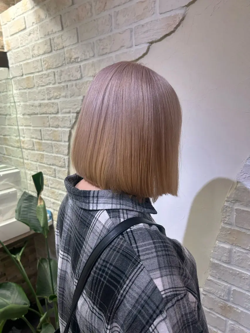 ショート カラー 赤星 さえのヘアスタイル
