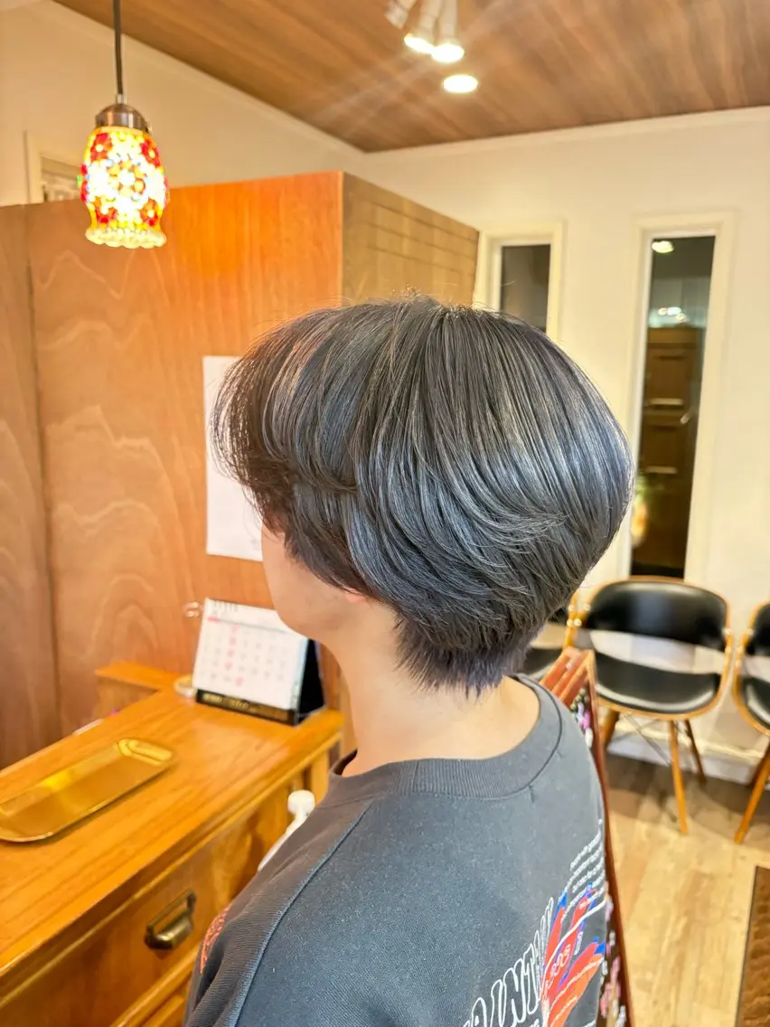 カラー ダブルカラー 石井 真帆のヘアスタイル