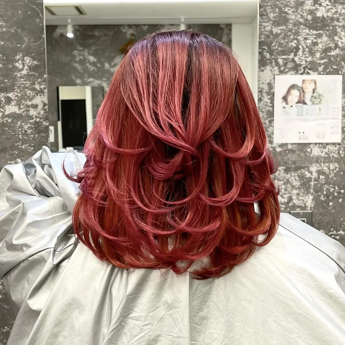 ミディアム カラー ヘアアレンジ バレイヤージュ デザインカラー ハイライトカラー 外国人風カラー ハイライト アンドウ ユウ/ レイヤーカット/韓国のヘアスタイル