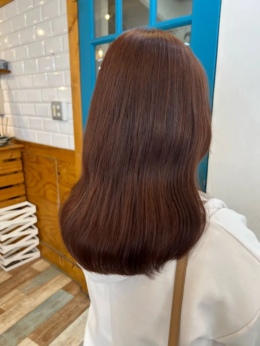 セミロング カラー ベージュカラー デザインカラー イヤリングカラー ハイライトカラー ピンクカラー ヘアカラー トリートメント KANA/ボブ/ インナーカラー/艶髪のヘアスタイル