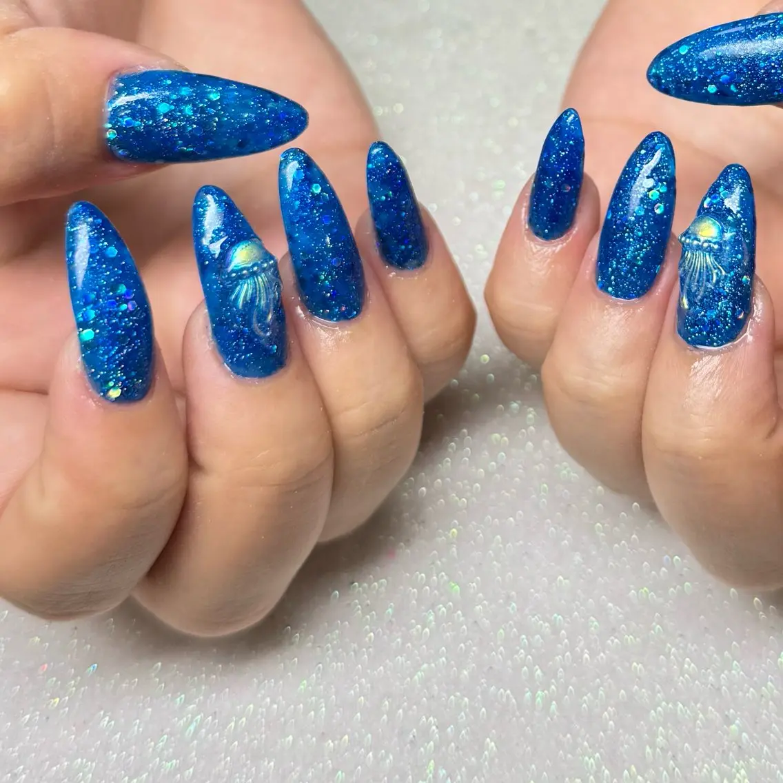 ネイル ハンドネイル VIERU 🌈🎀💖のネイルデザイン