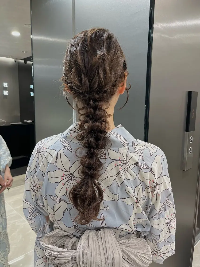 ロング ヘアアレンジ ウスイマイコ カット/ケアカラーのヘアスタイル