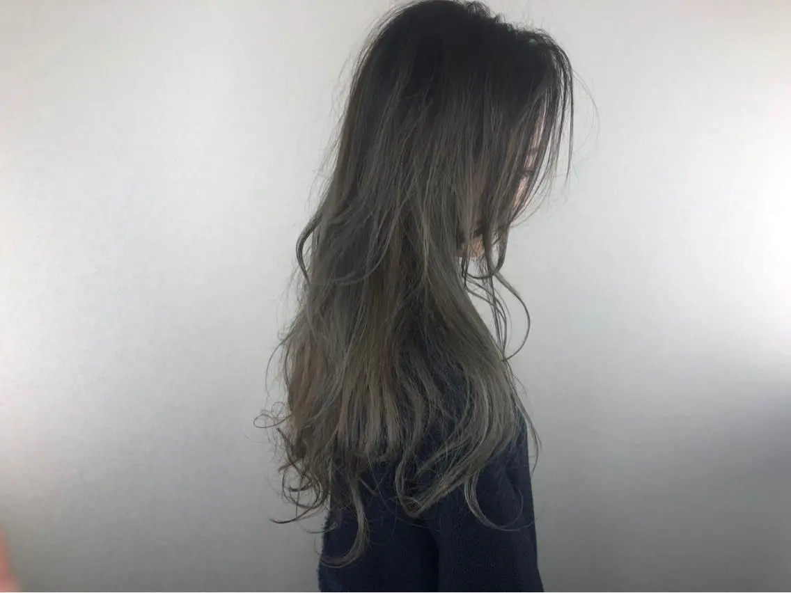カラー still .のヘアスタイル