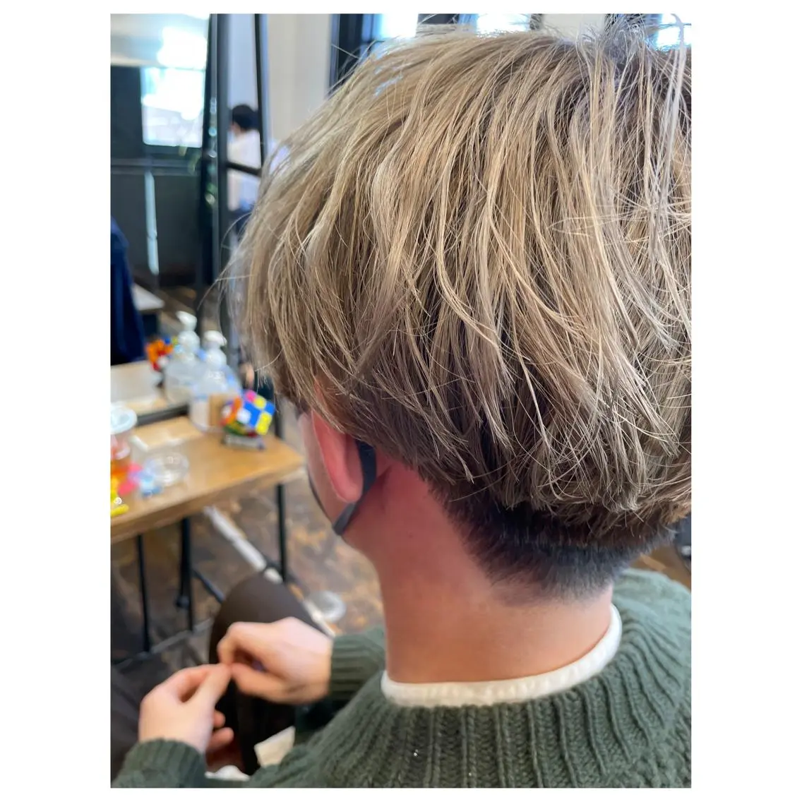 ショート カラー メンズ くるくるパーマ aikoのヘアスタイル