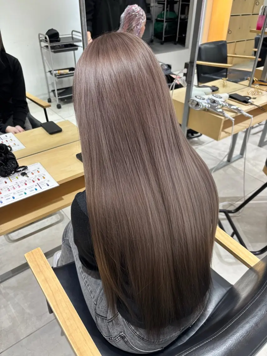 ロング カラー ヘアアレンジ カット ヘアカラー ヘッドスパ ヘアセット ベージュ/グレージュ 🧸あやか/表参道のヘアスタイル