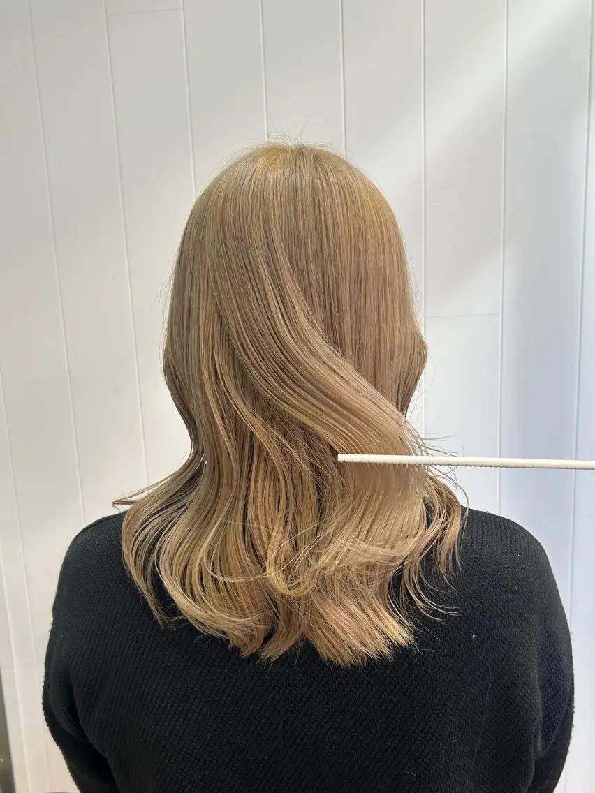 ✨ ハイトーンカラー ✨️ カット & ブリーチカラー & silkトリートメントの写真
