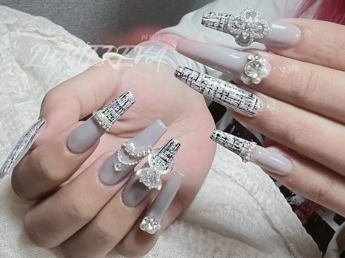 ネイル Lumiereva nail salonのネイルデザイン