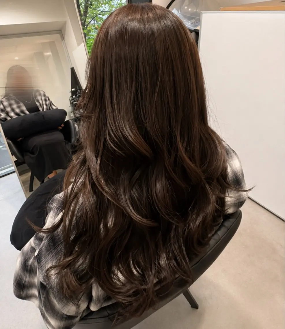 ロング カラー ブラウンカラー sweep 綾奈のヘアスタイル