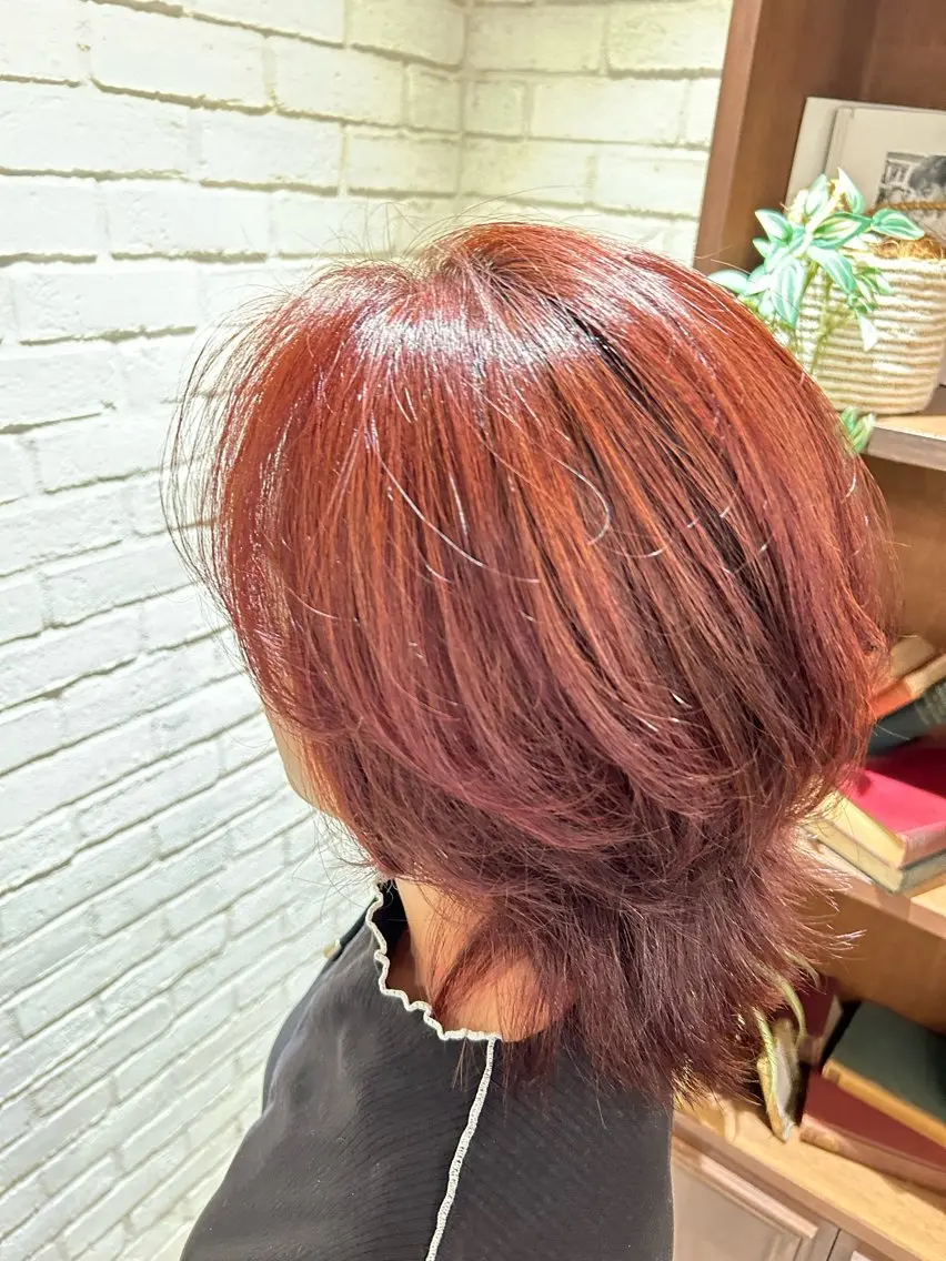 カット+暖色カラーの写真