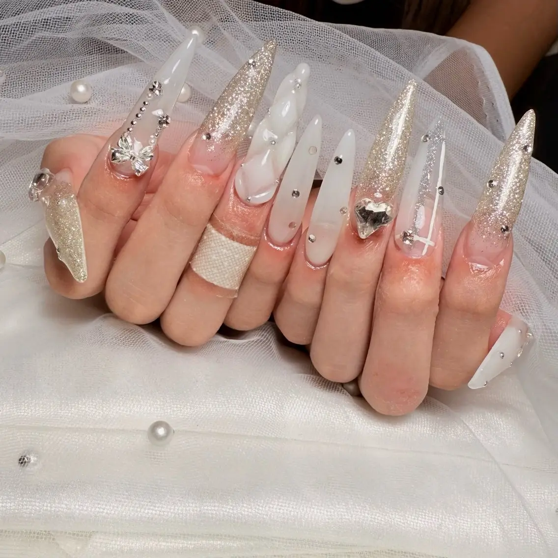 ネイル クリアネイル 長さ出し ジェルネイル ゴールド ラメ(グリッター) ハンドネイル 🌹Belle Nail🌹のネイルデザイン